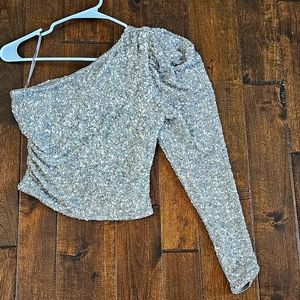 One shoulder sequins blouse